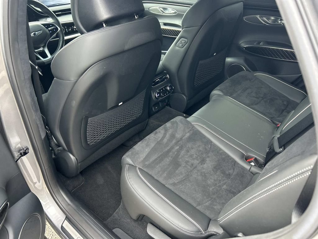 Used 2022 Genesis GV70 3.5T Sport w/ Sport Prestige Package AWD/4WD image 21