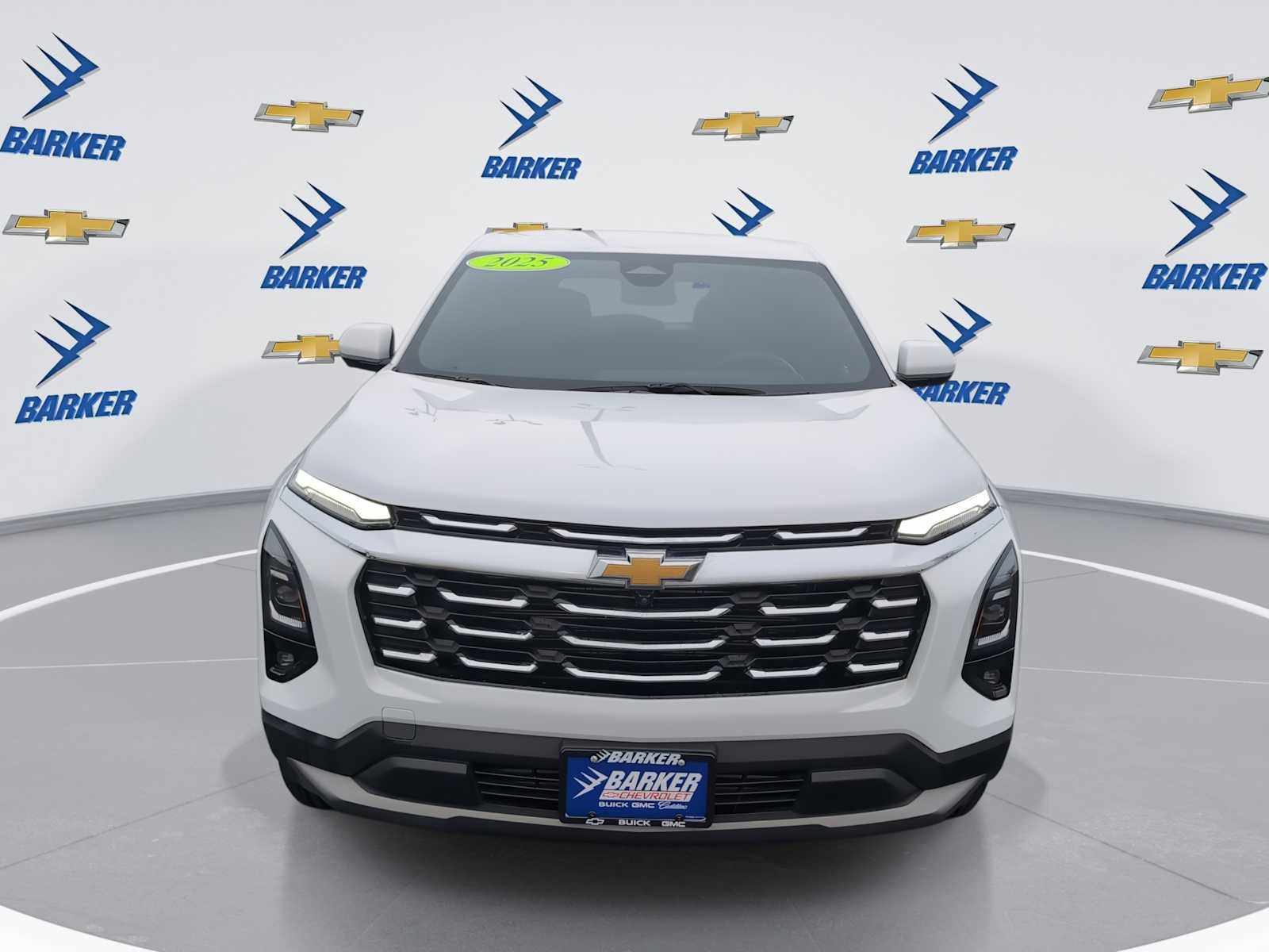 Used 2025 Chevrolet Equinox LT w/ Safety and Technology Package image 3