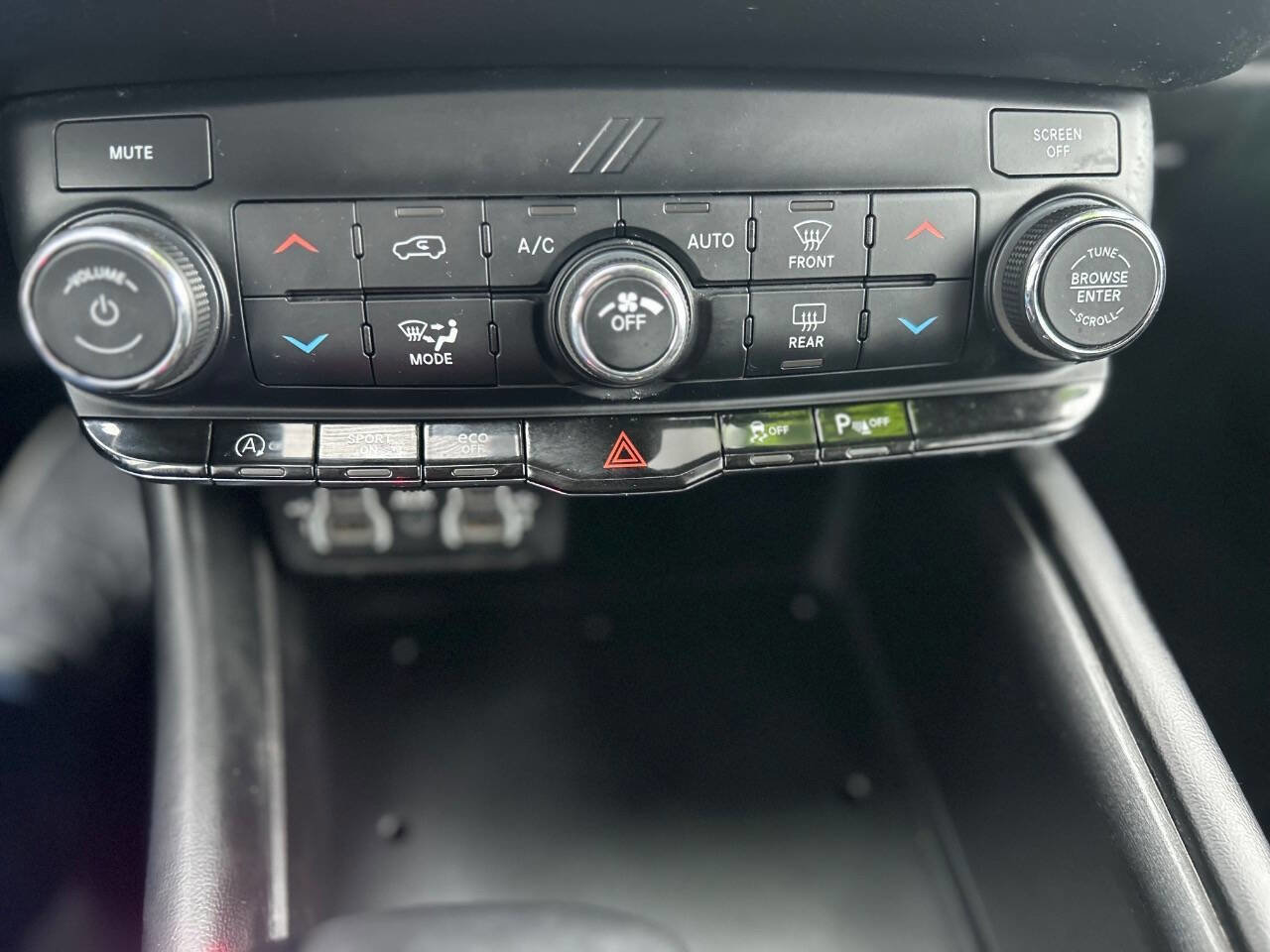 Used 2023 Dodge Durango SXT Launch Edition image 30