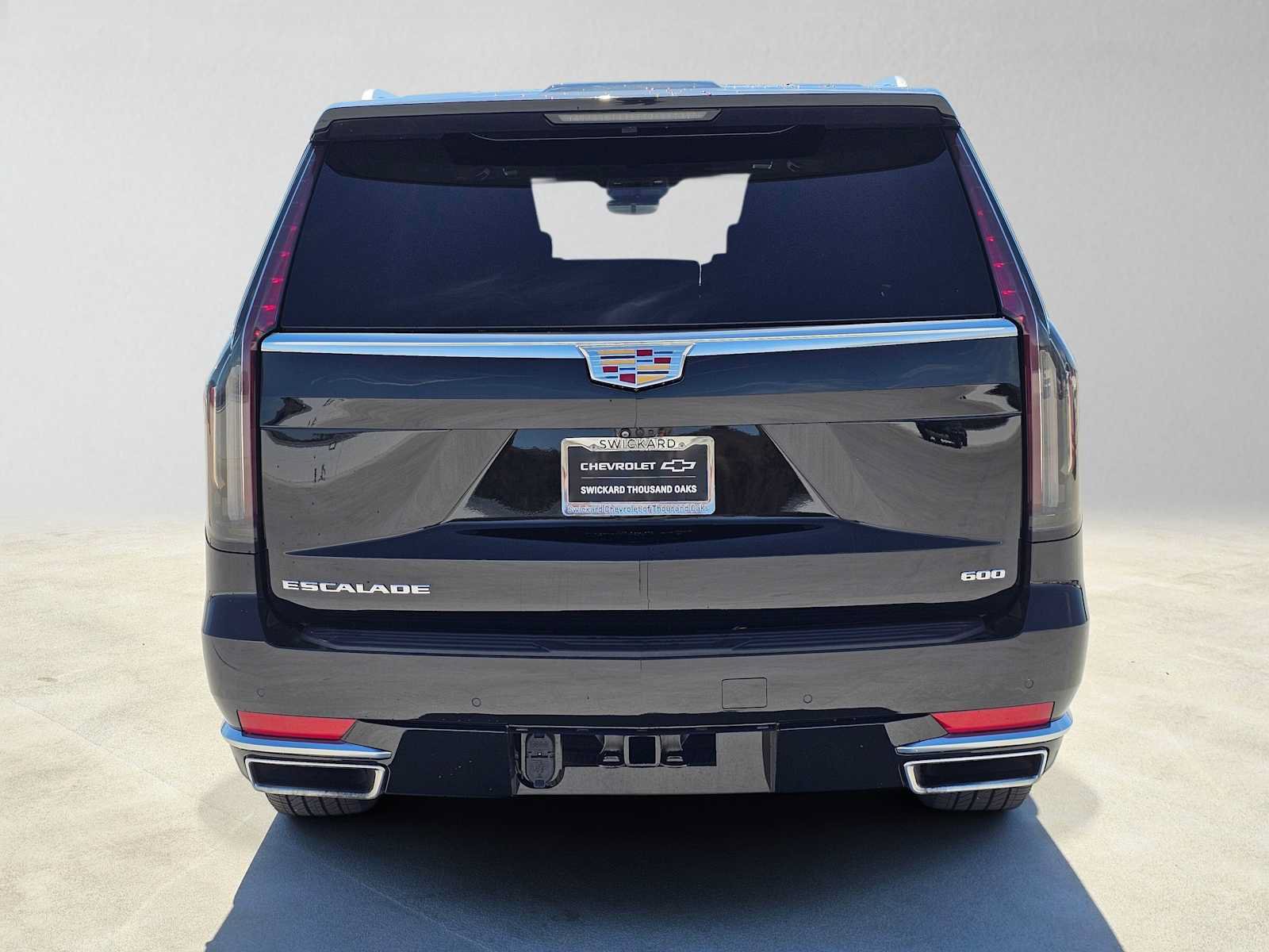 Used 2024 Cadillac Escalade ESV Premium Luxury Platinum AWD/4WD image 4