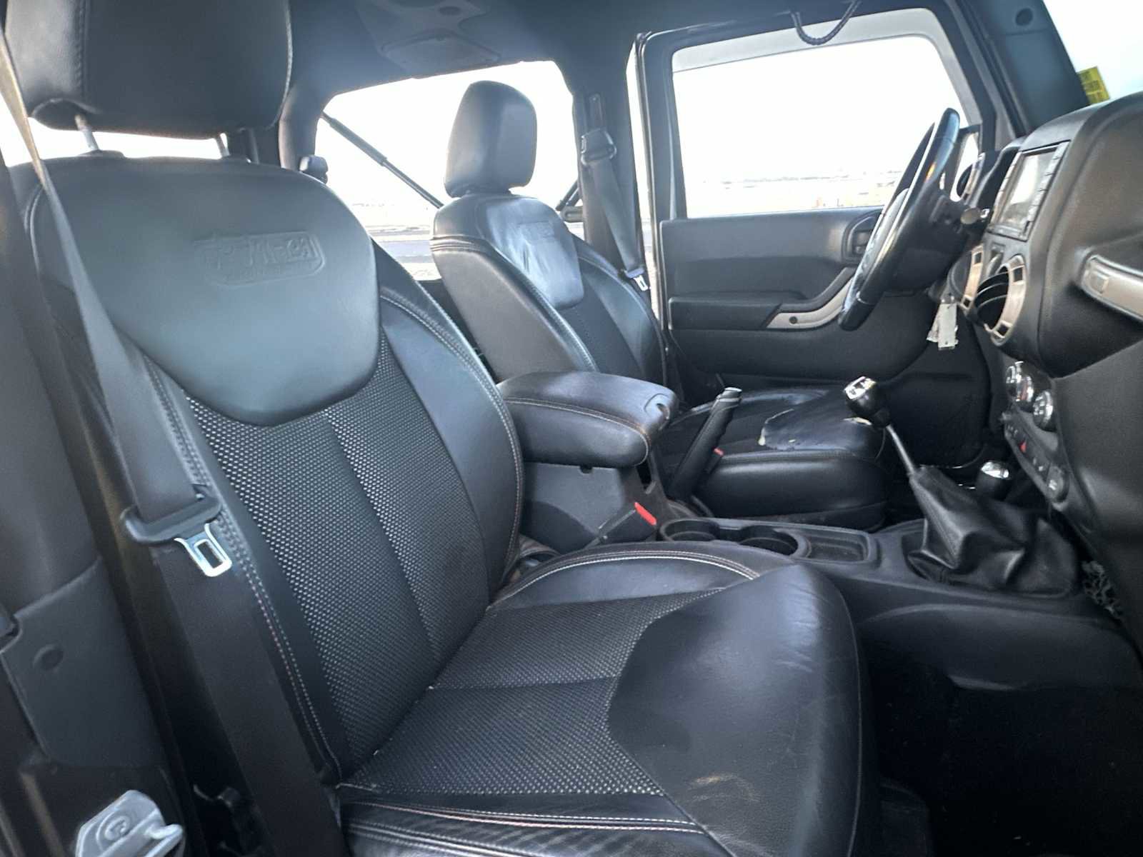 Used 2016 Jeep Wrangler Sahara image 23