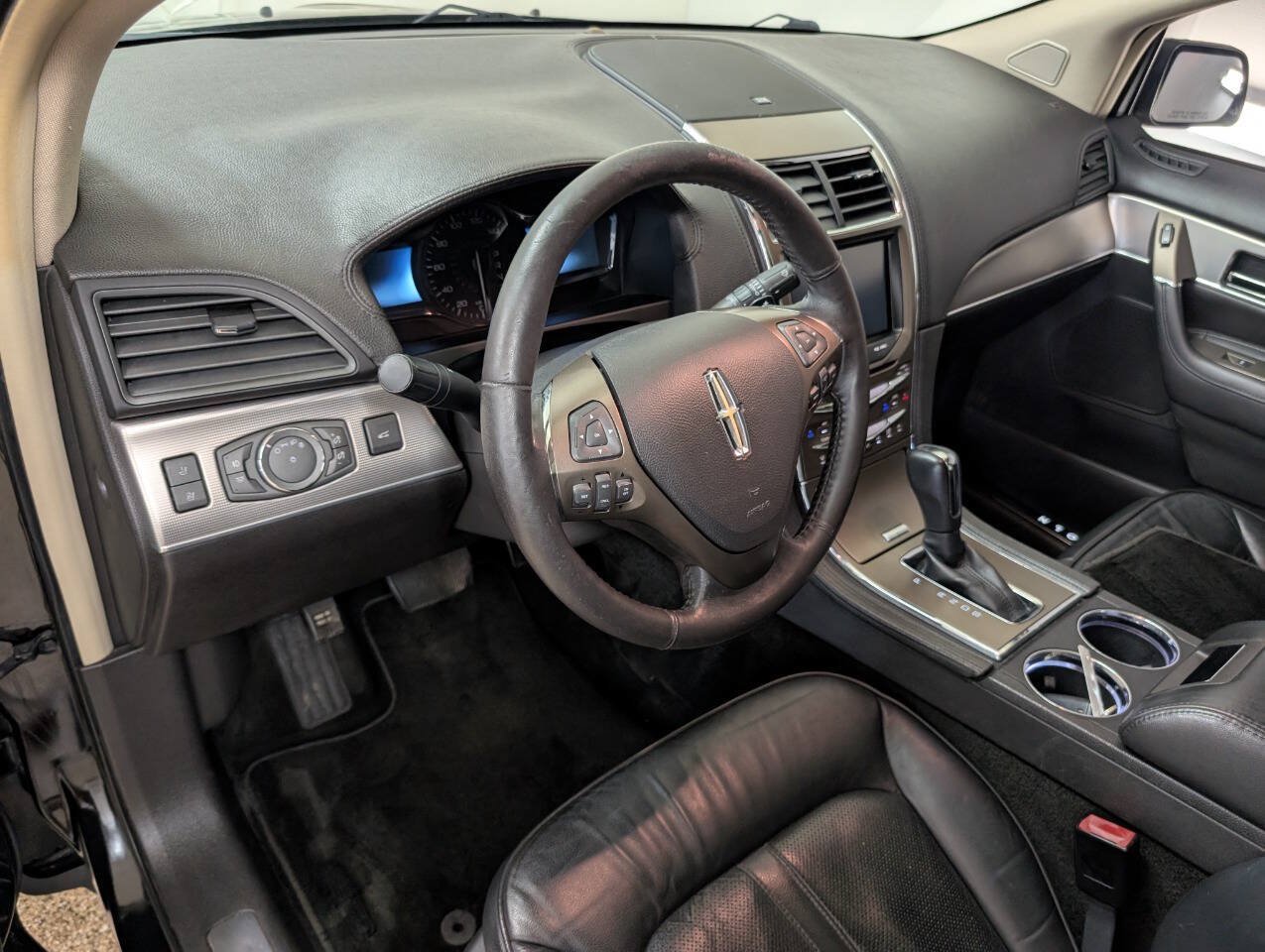 Used 2014 Lincoln MKX AWD w/ Equipment Group 101A image 8