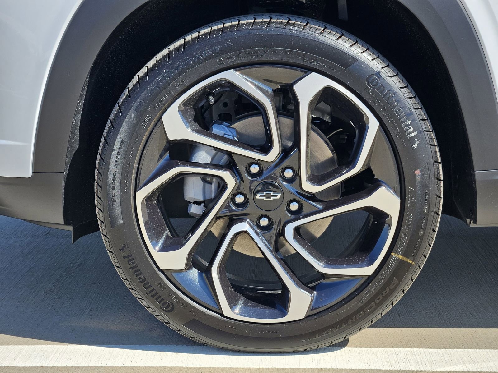 New 2026 Chevrolet Trax RS w/ Sunroof Package image 14