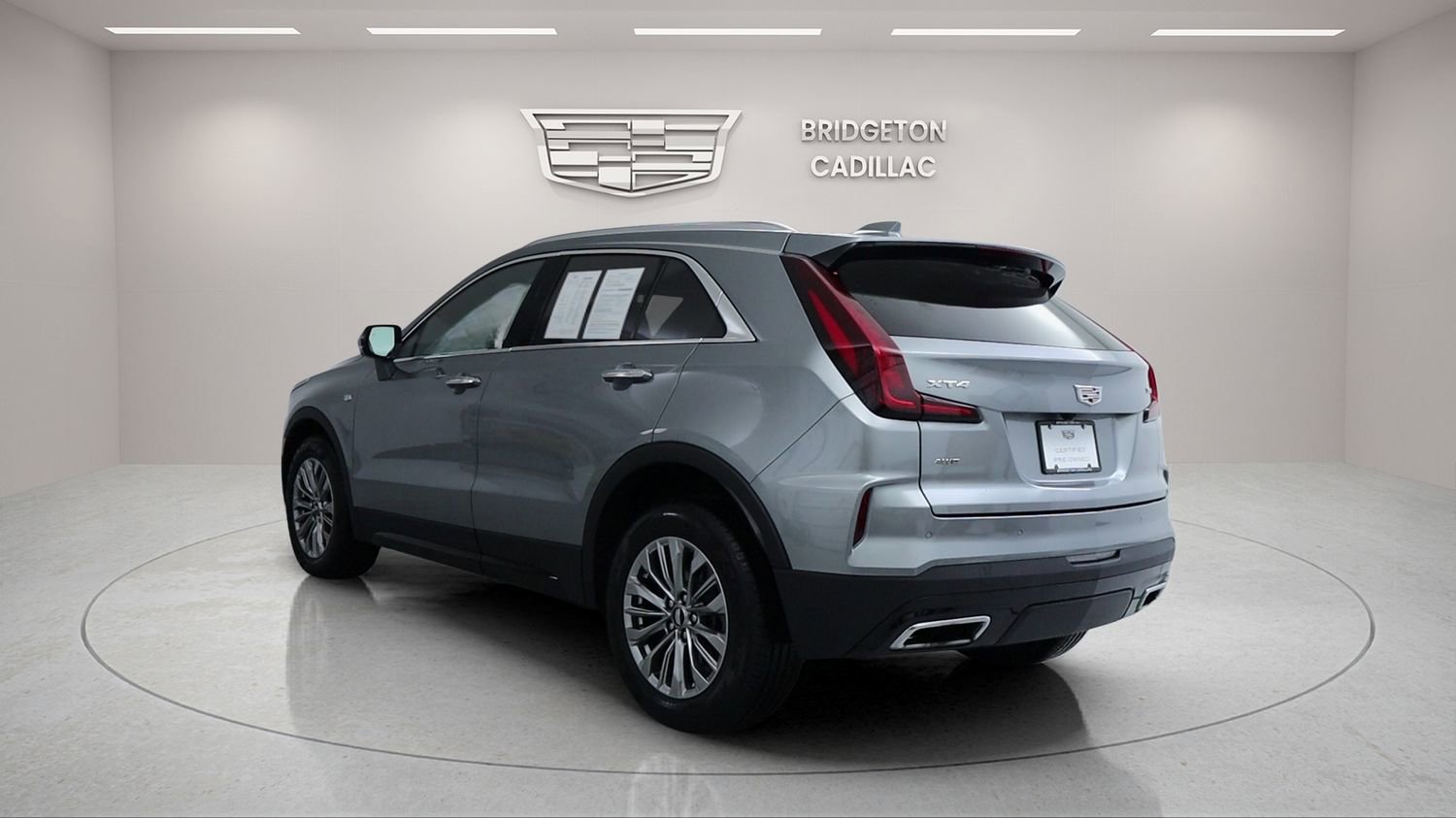 Used 2024 Cadillac XT4 Premium Luxury AWD/4WD image 9