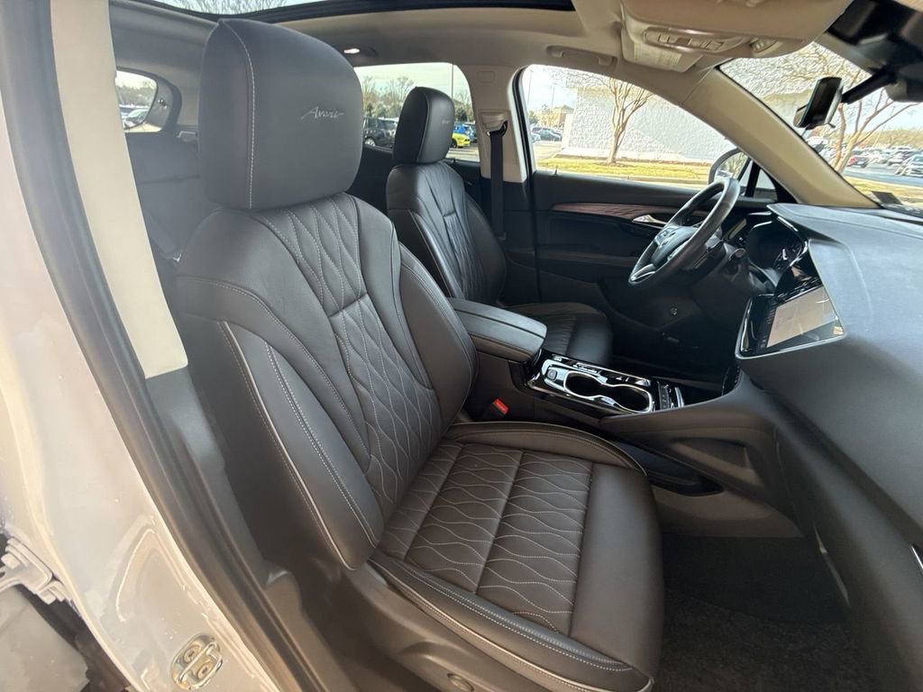 Certified 2021 Buick Envision Avenir w/ Technology Package II image 28