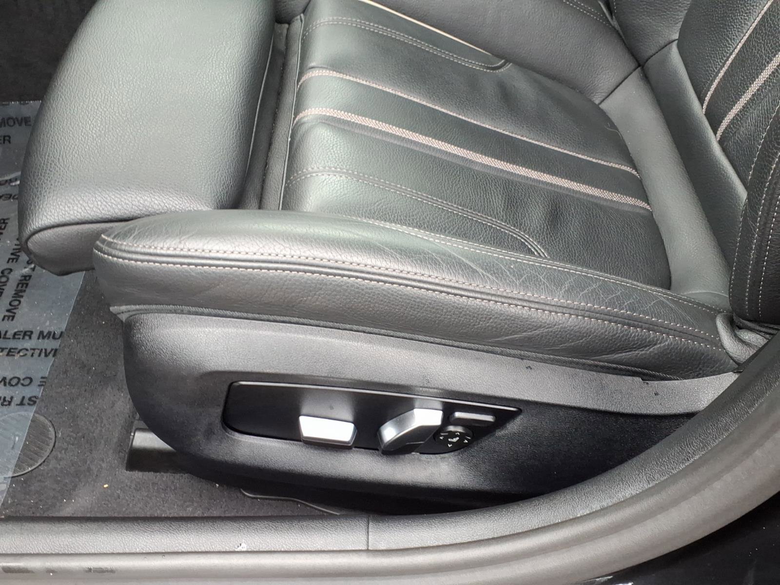 Used 2023 BMW 540i xDrive w/ Premium Package image 15