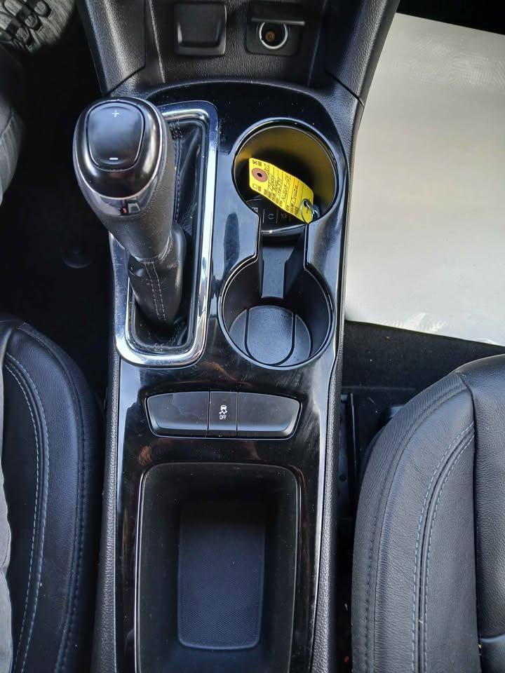 Used 2017 Chevrolet Cruze Premier FWD image 9