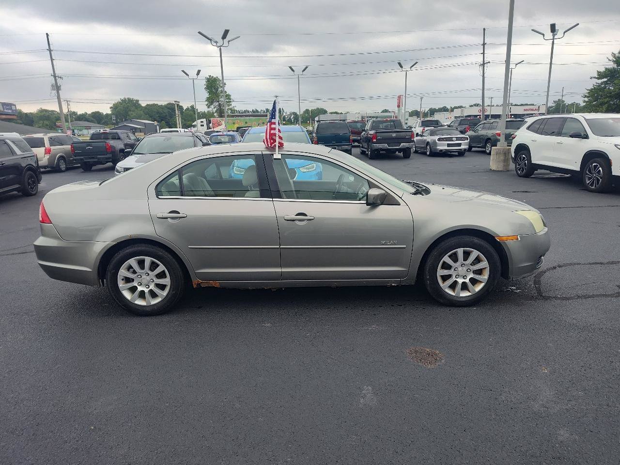 Used 2008 Mercury Milan FWD image 6