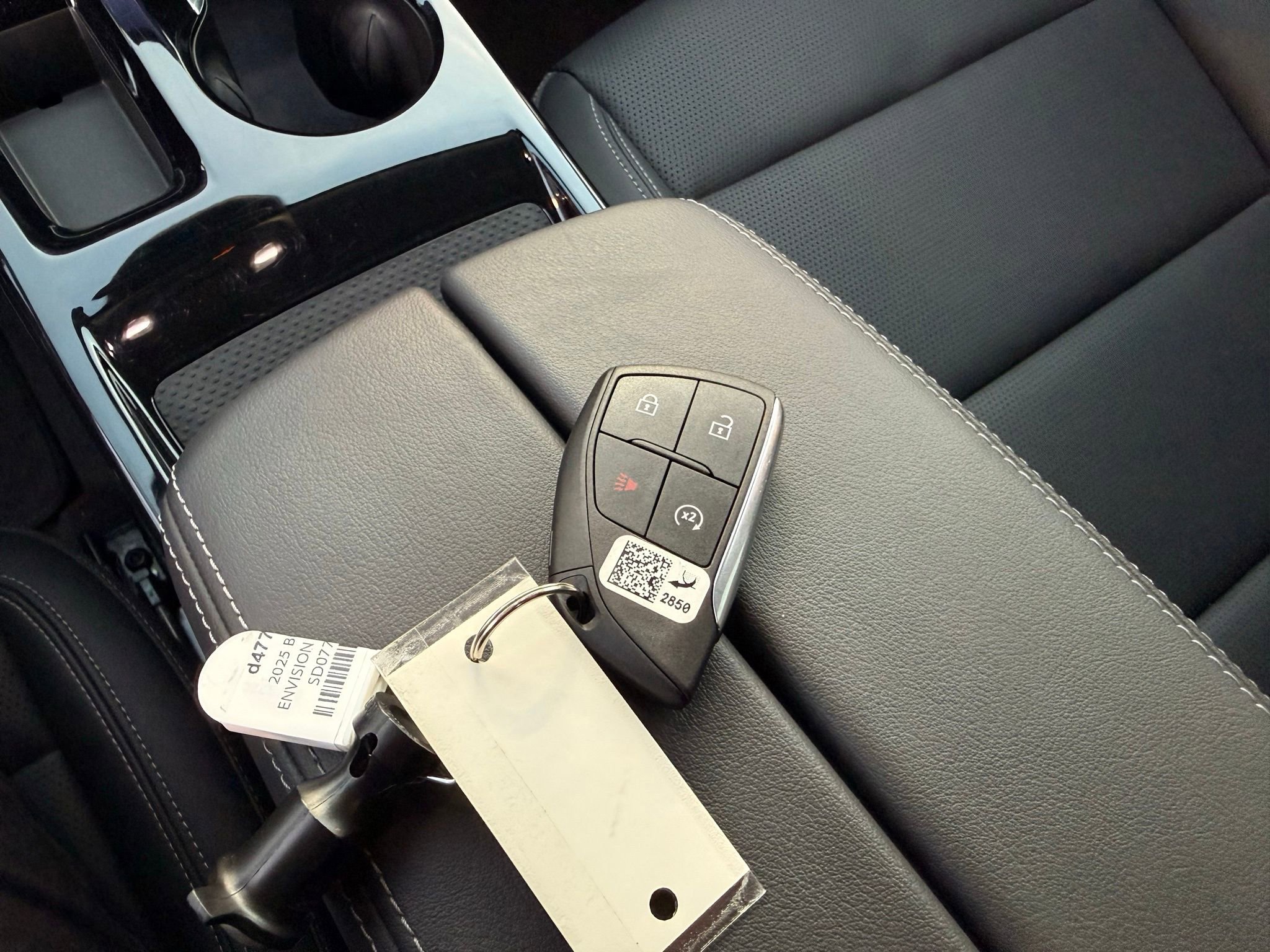 Used 2025 Buick Envision Preferred image 47