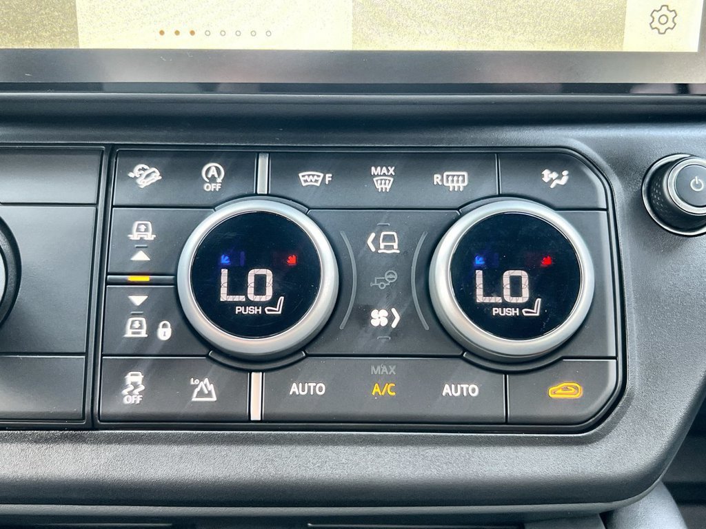 New 2026 Land Rover Defender 110 X-Dynamic SE AWD/4WD image 26