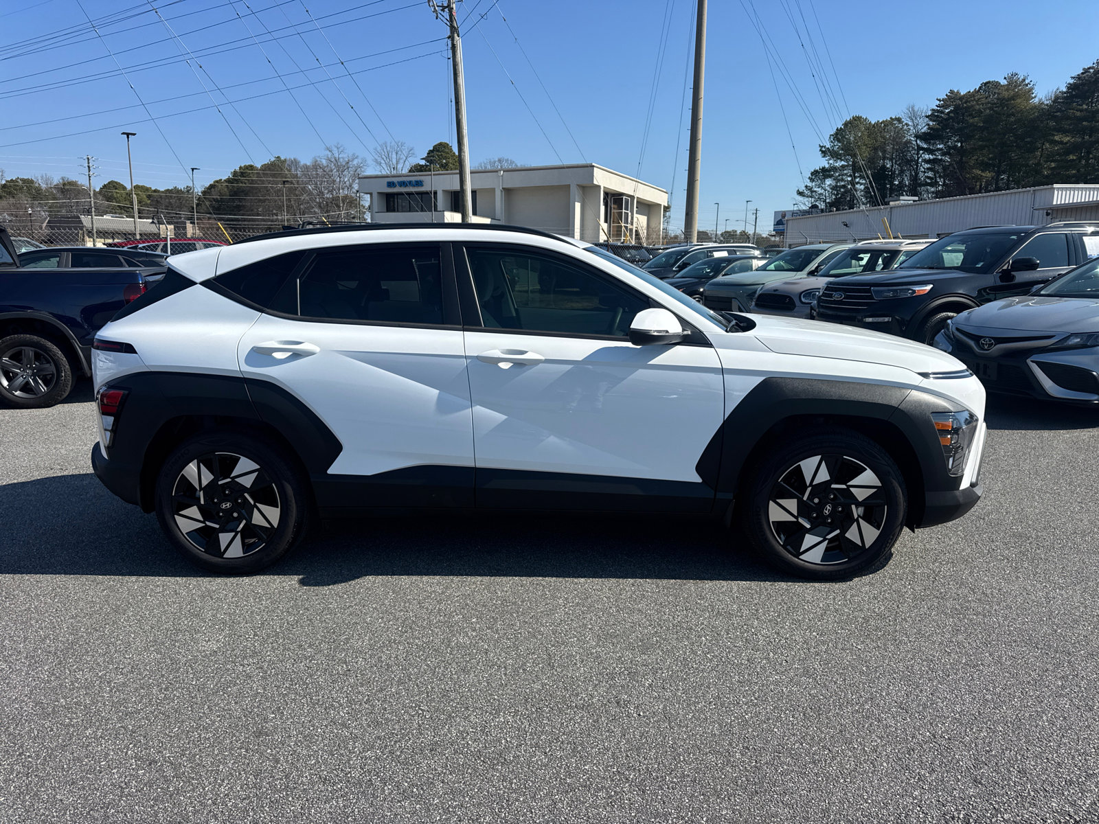 Certified 2025 Hyundai Kona SEL image 4