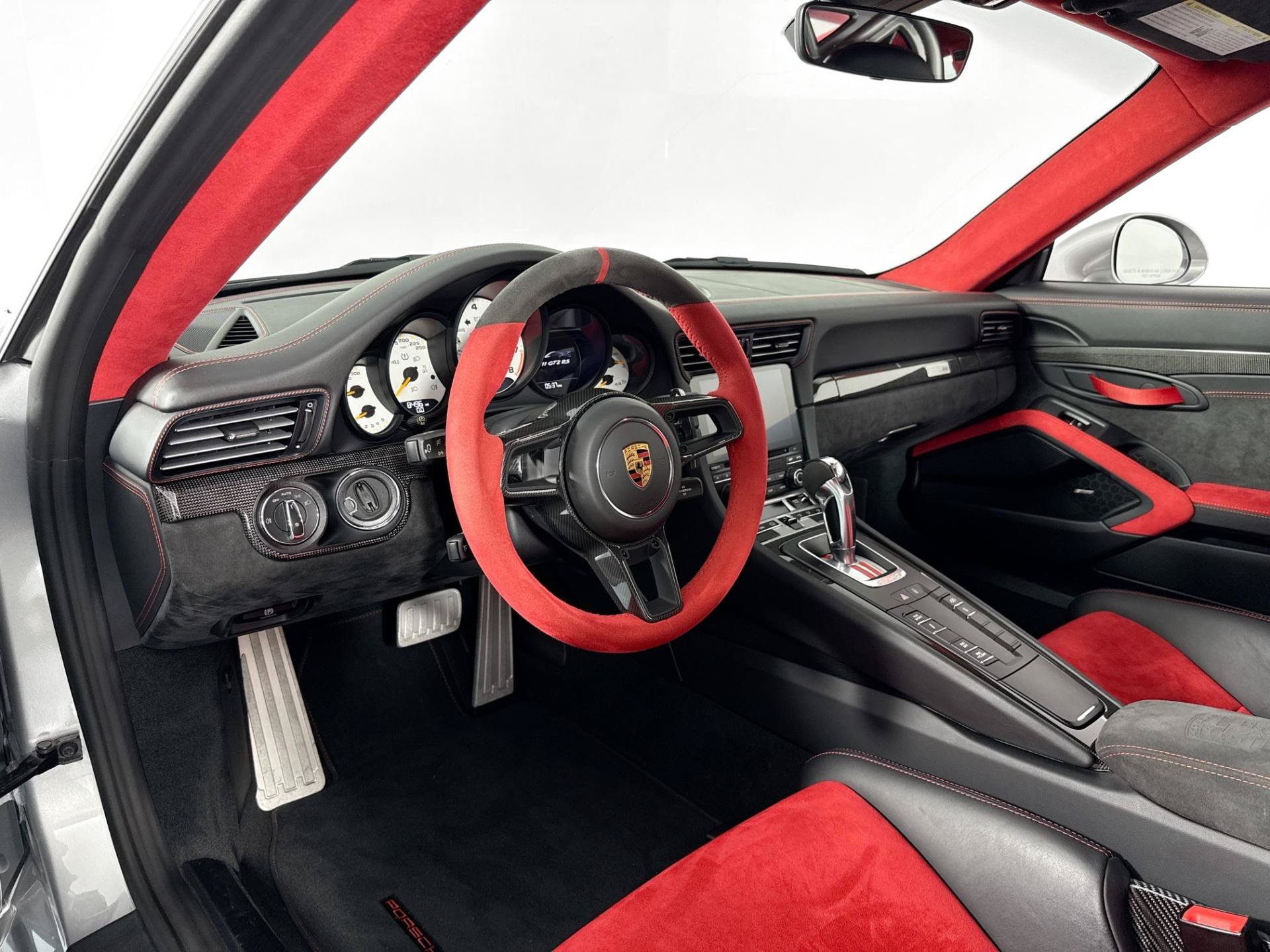 Used 2018 Porsche 911 GT2 RS RWD image 9