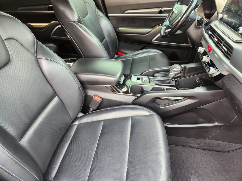 Used 2020 Kia Telluride LX AWD/4WD image 13