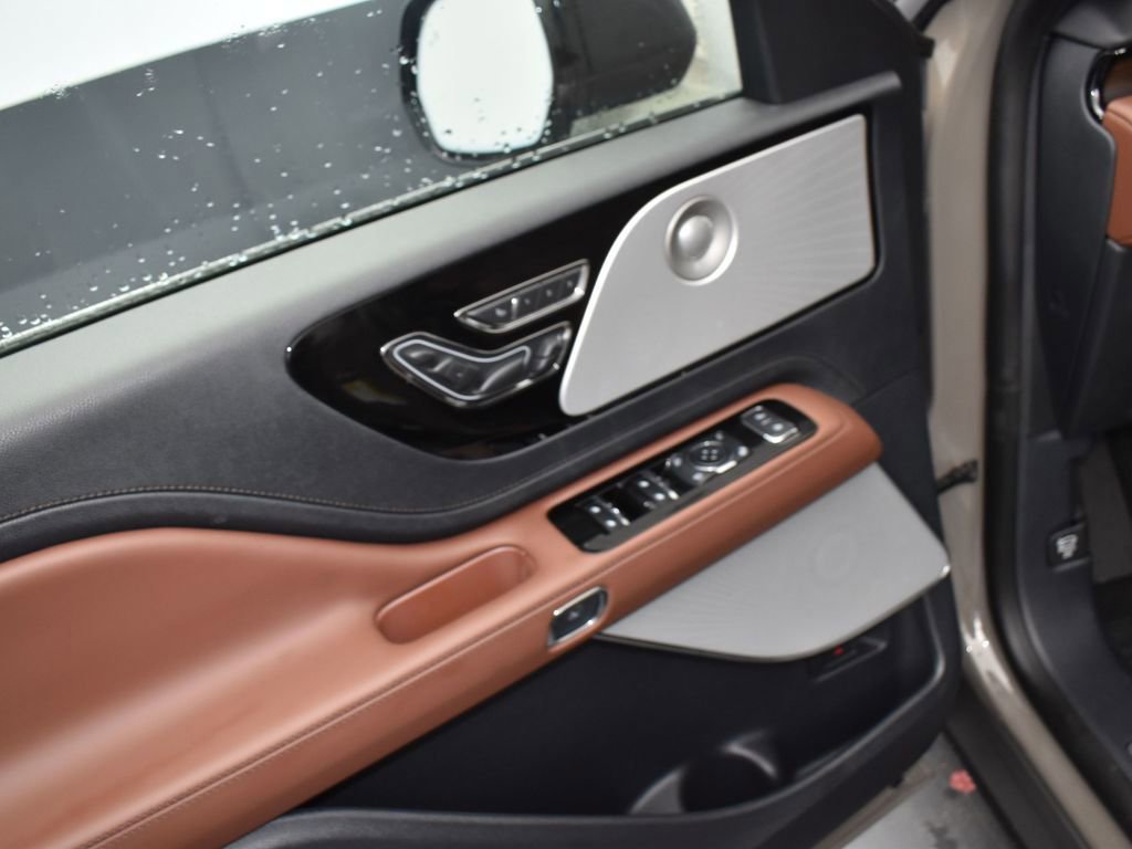 New 2025 Lincoln Aviator Reserve w/ Equipment Group 201A image 9