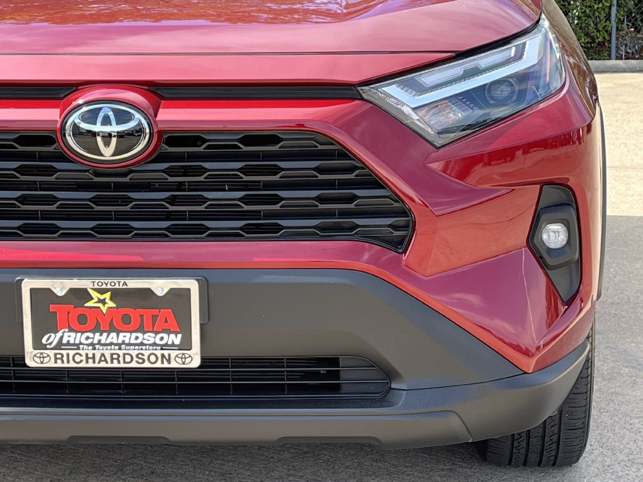 Used 2025 Toyota RAV4 XLE Premium FWD image 8
