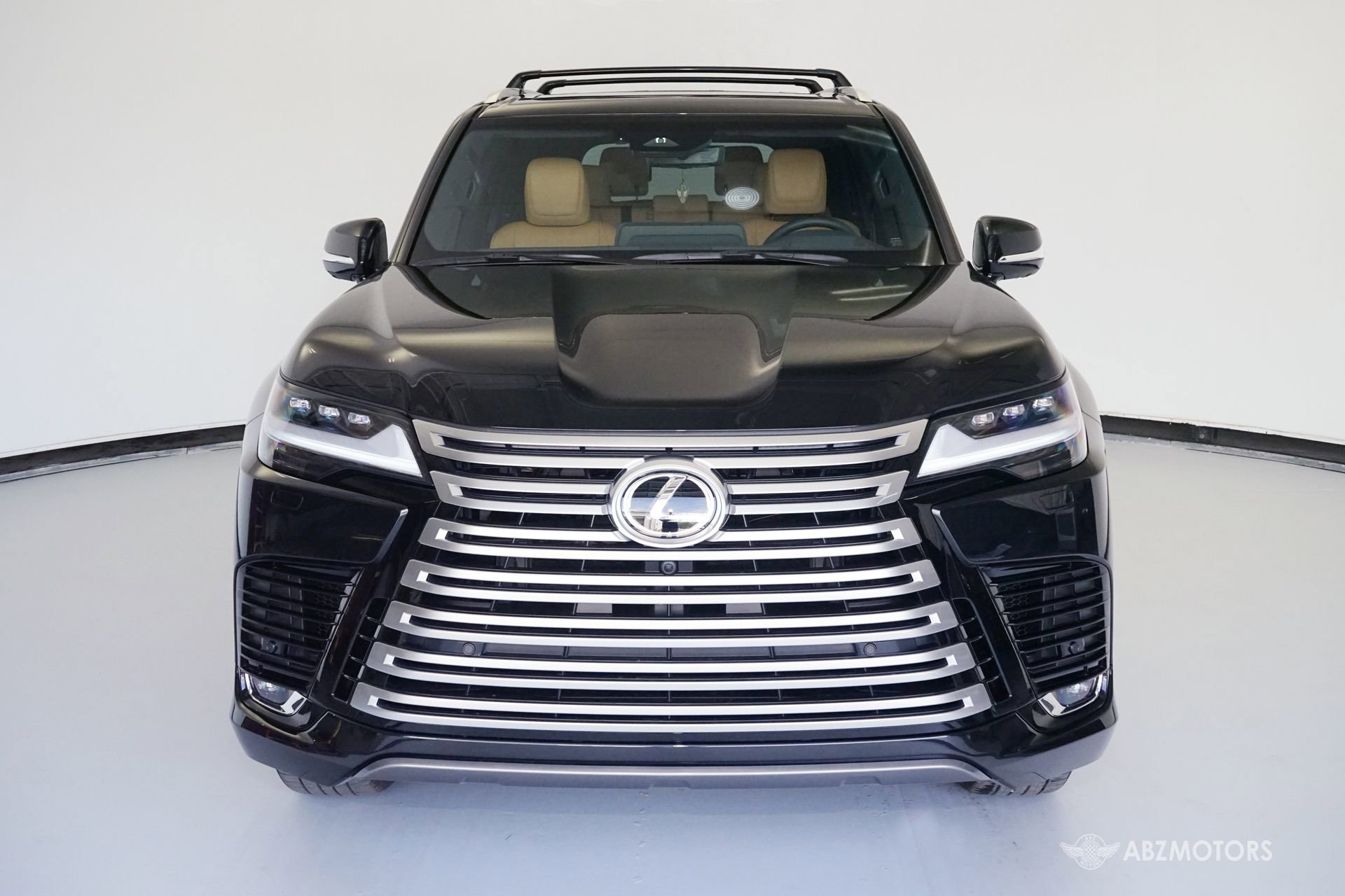 Used 2026 Lexus LX 700h Luxury image 3