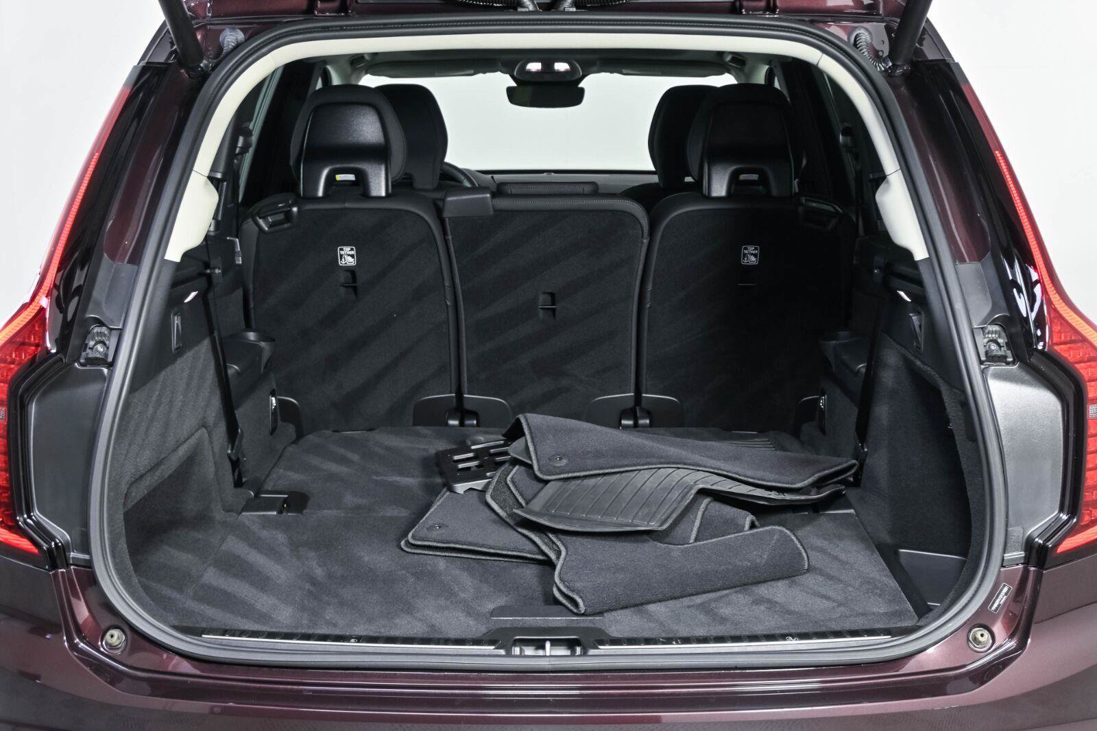 Used 2025 Volvo XC90 B6 Core w/ Climate Package AWD/4WD image 30