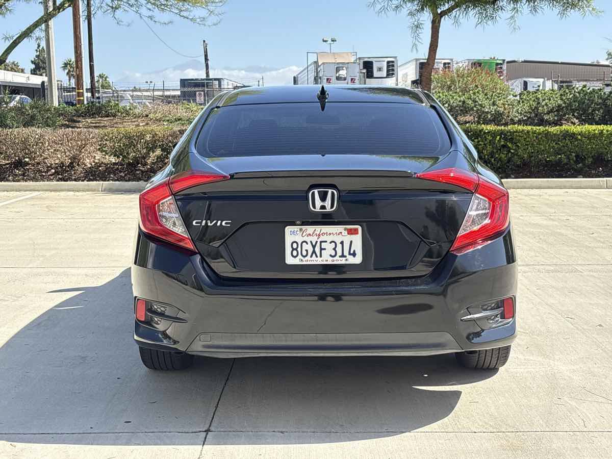 Used 2018 Honda Civic EX-T image 4