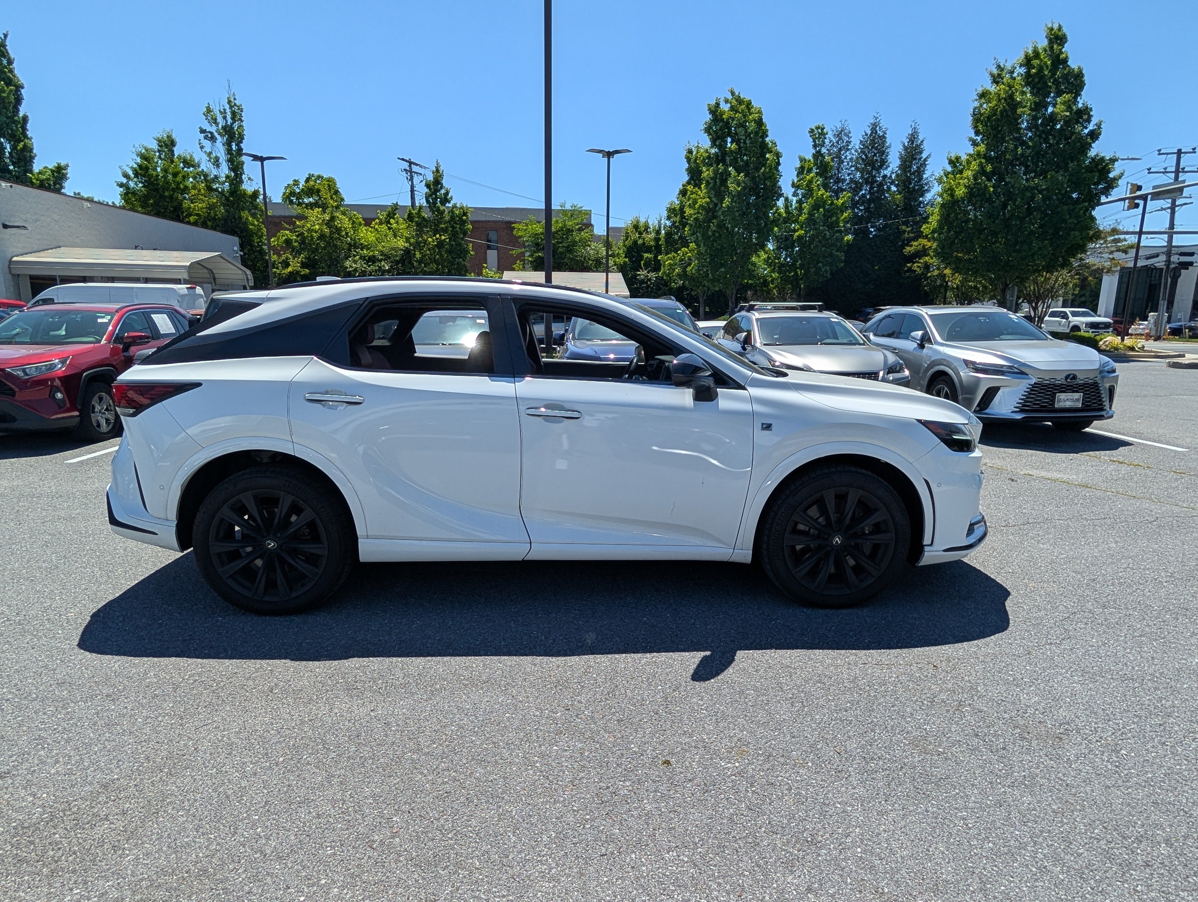 Used 2024 Lexus RX 500h F Sport w/ Convenience Package AWD/4WD image 2