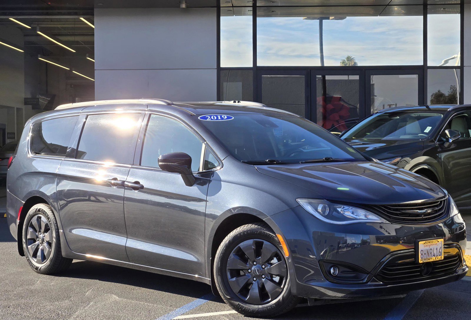 Used 2019 Chrysler Pacifica Limited w/ Advanced Safetytec Group