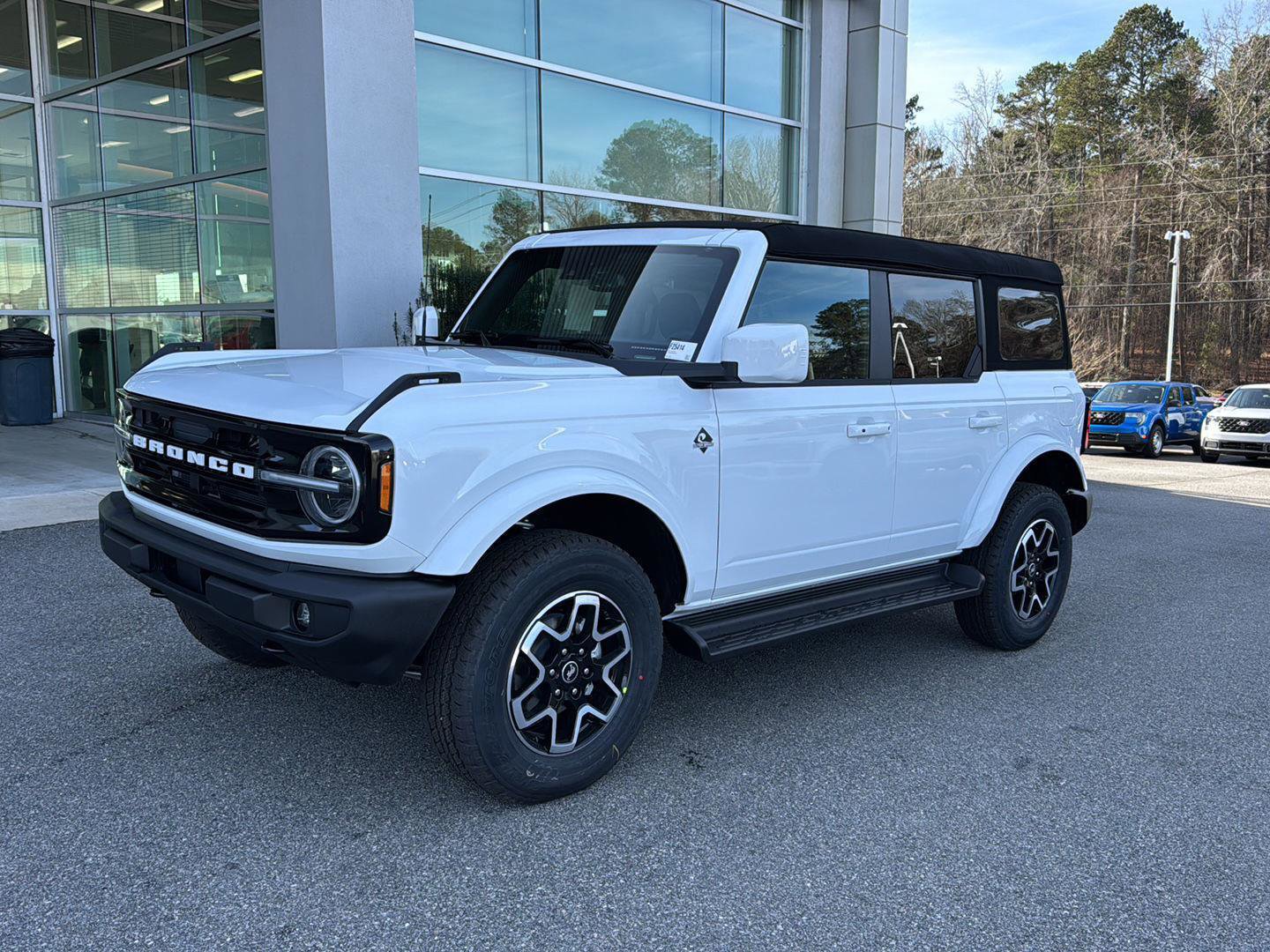 New 2025 Ford Bronco Outer Banks image 2