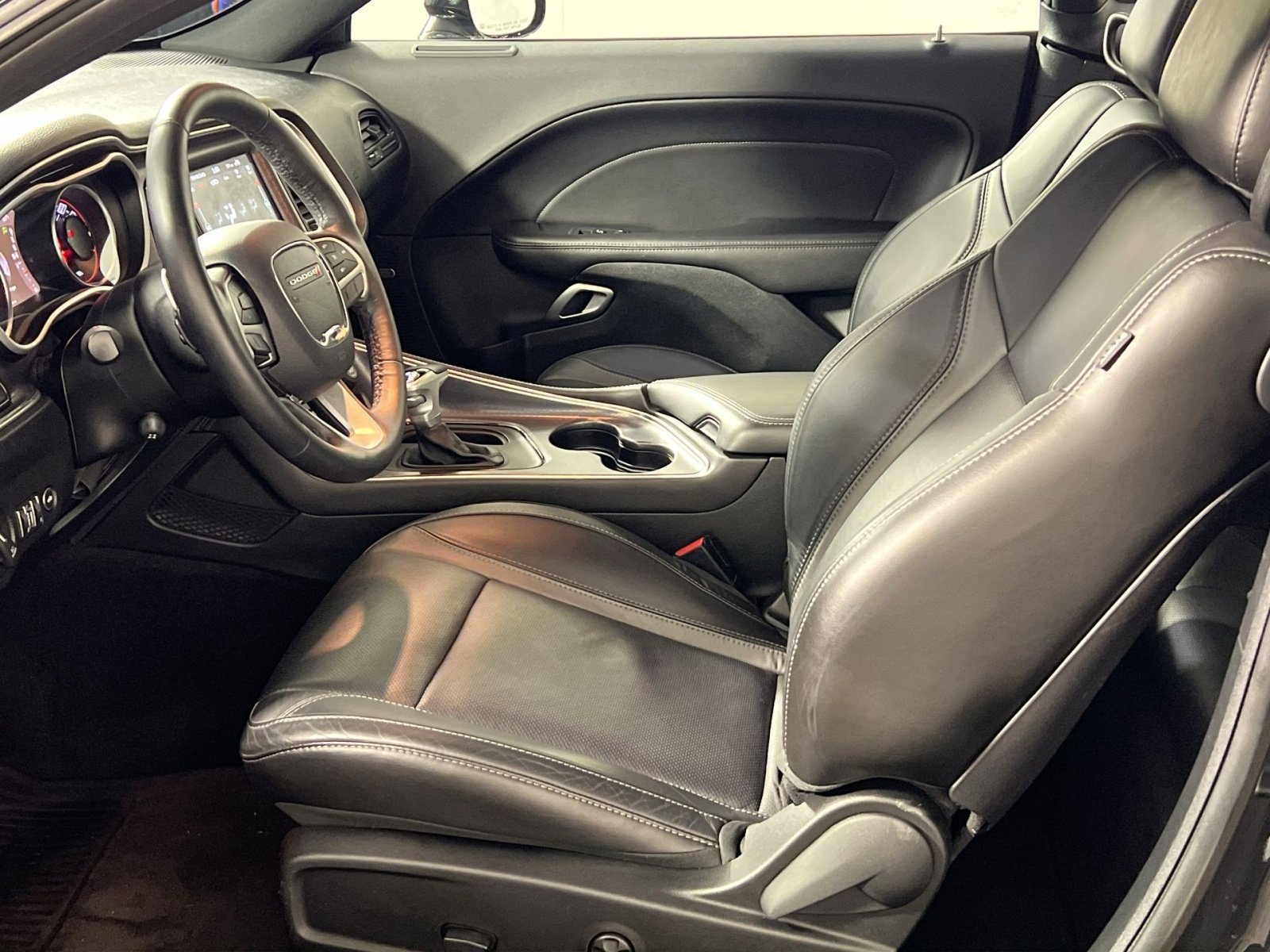 Used 2018 Dodge Challenger GT w/ Driver Convenience Group image 13