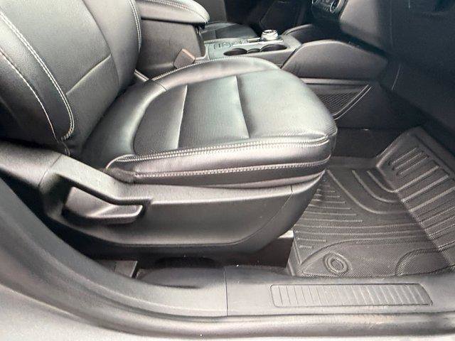 Used 2022 Ford Escape SEL image 13
