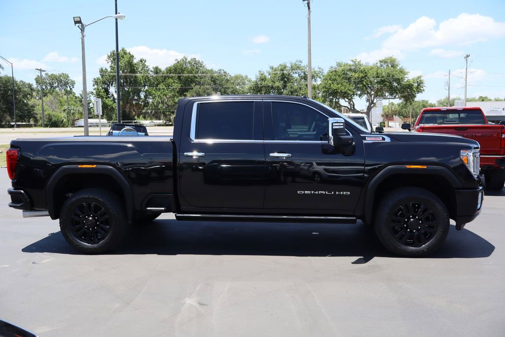 Used 2022 GMC Sierra 2500 Denali w/ Denali Black Diamond Edition AWD/4WD image 10