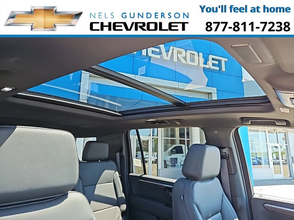 New 2025 Chevrolet Suburban LT w/ Advanced Technology Package image 11