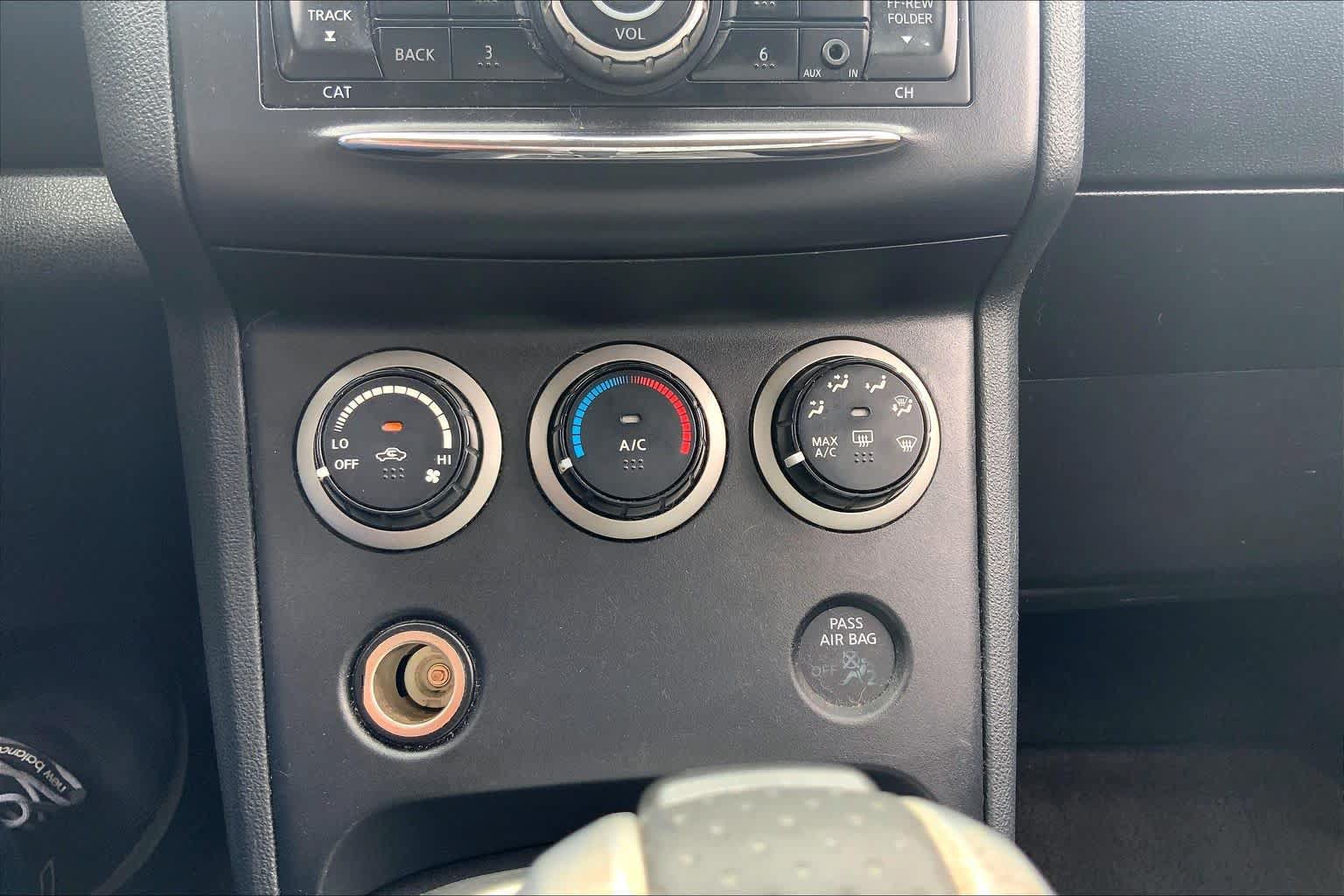 Used 2013 Nissan Rogue S FWD image 30