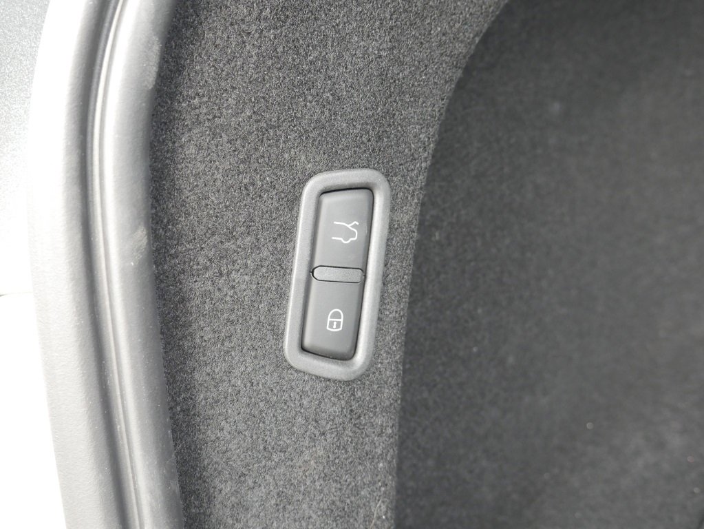 Used 2024 Maserati Levante GT Ultima image 16