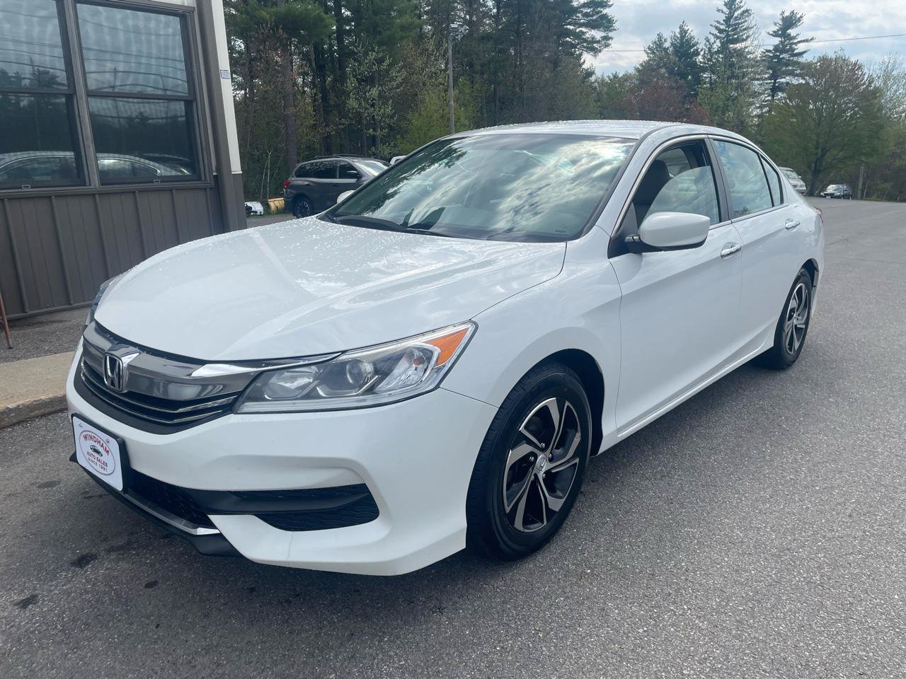 Used 2017 Honda Accord LX image 1