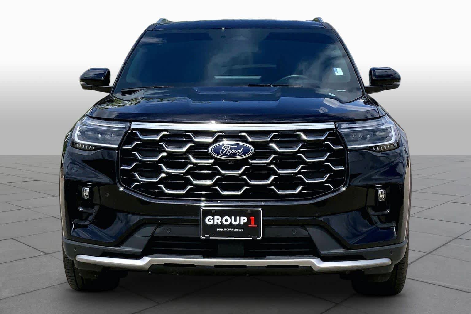 Used 2025 Ford Explorer Platinum w/ Ultimate Package AWD/4WD image 3