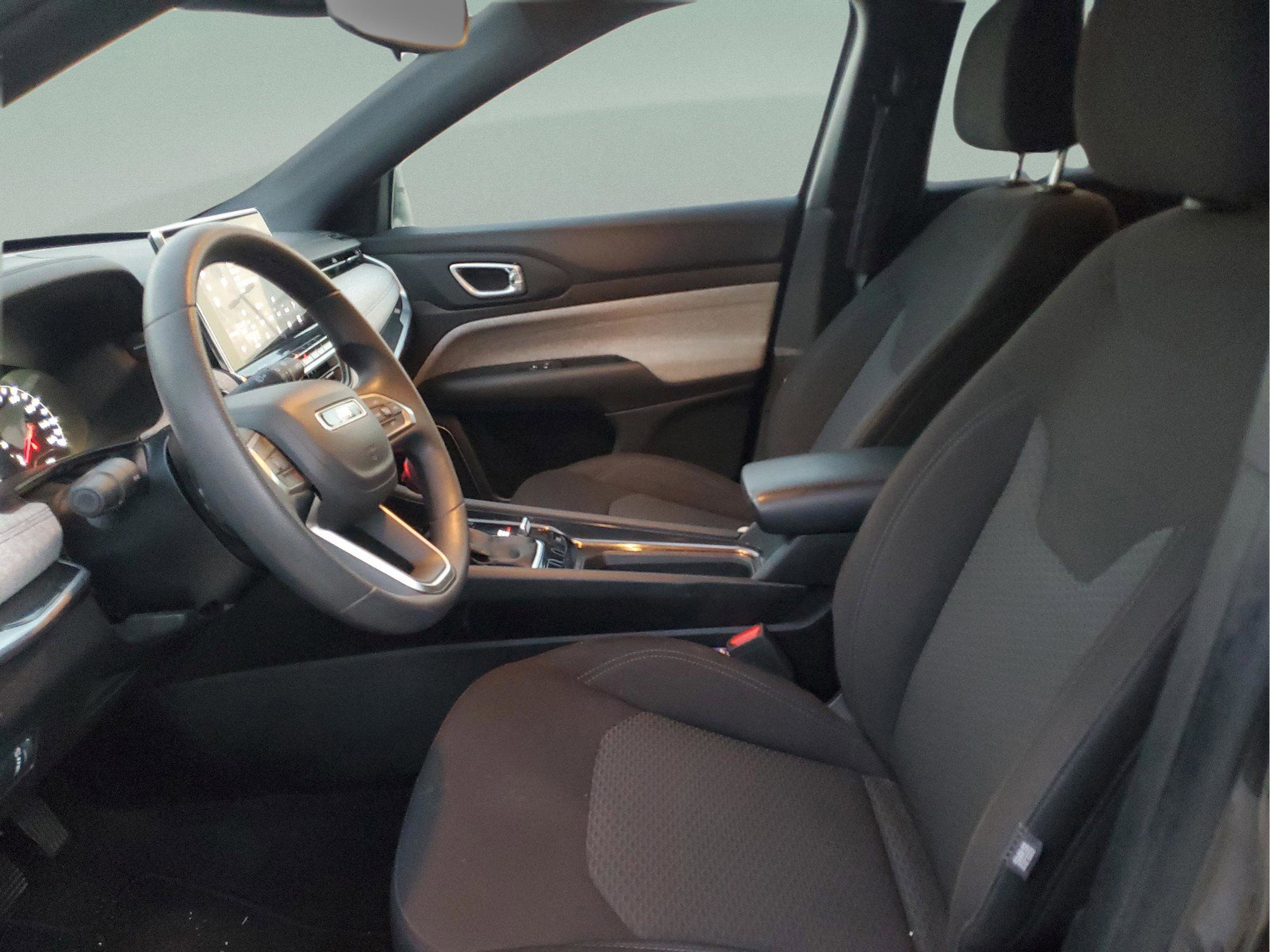 Certified 2024 Jeep Compass Sport image 16