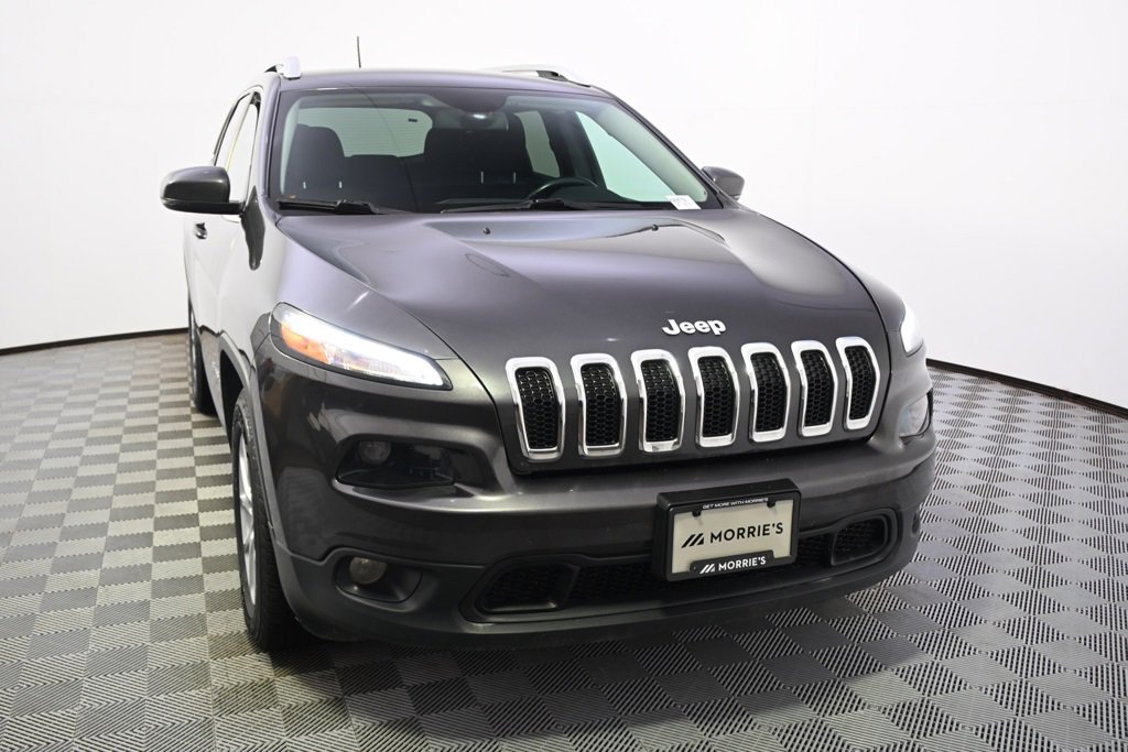 Used 2017 Jeep Cherokee Latitude w/ Safety/Convenience Group image 9
