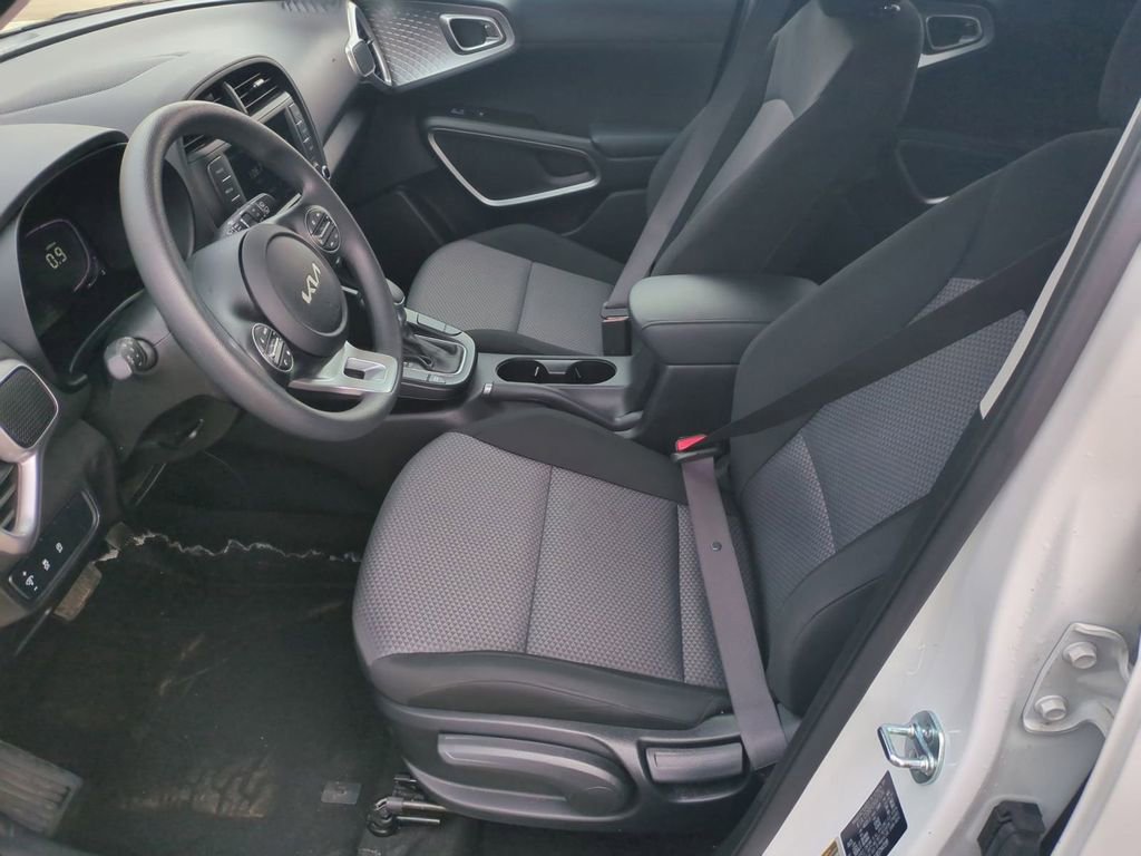 Used 2025 Kia Soul LX w/ LX Technology Package image 17