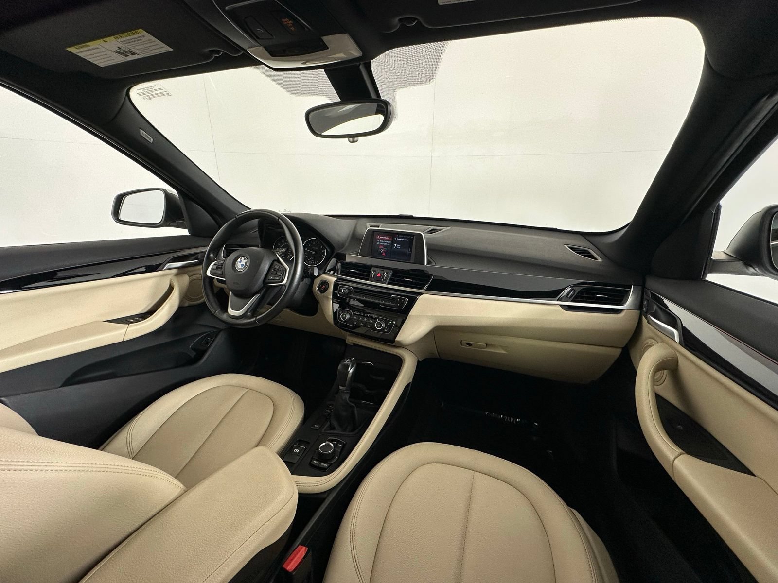 Used 2018 BMW X1 xDrive28i AWD/4WD image 2