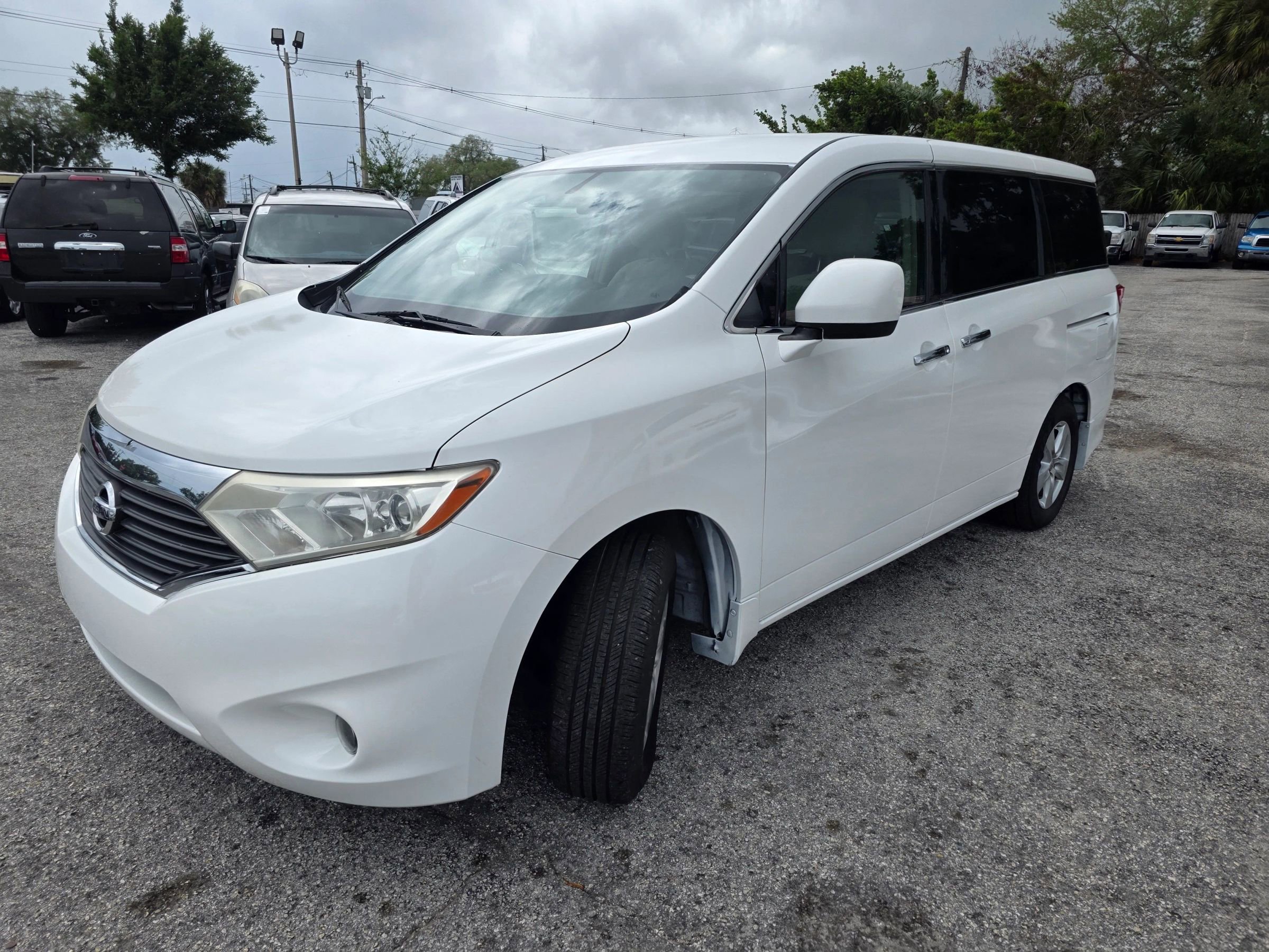 Used 2012 Nissan Quest SV w/ Protection Pkg FWD image 3