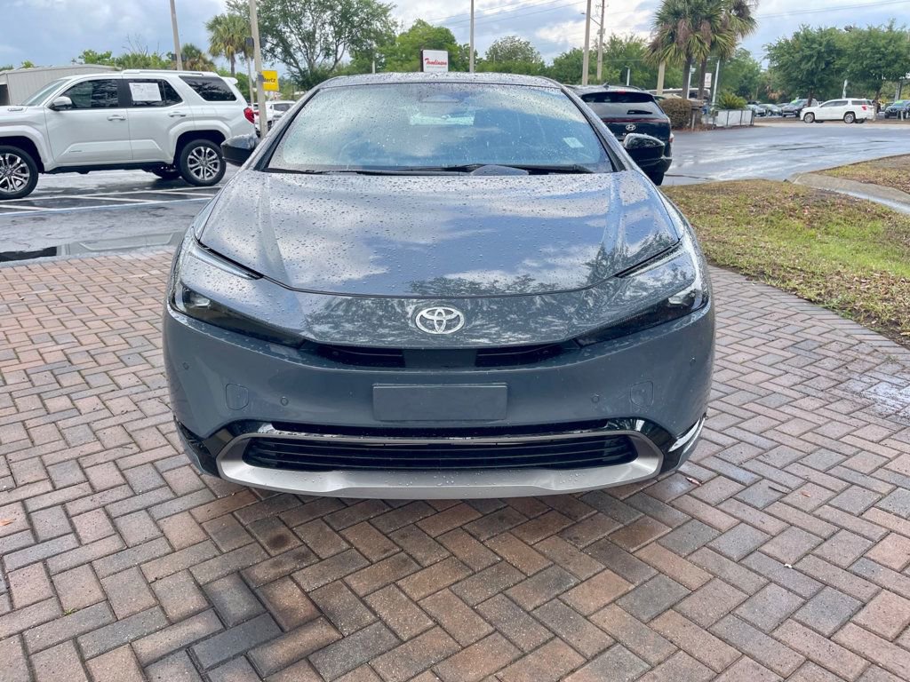Used 2026 Toyota Prius XLE FWD image 9