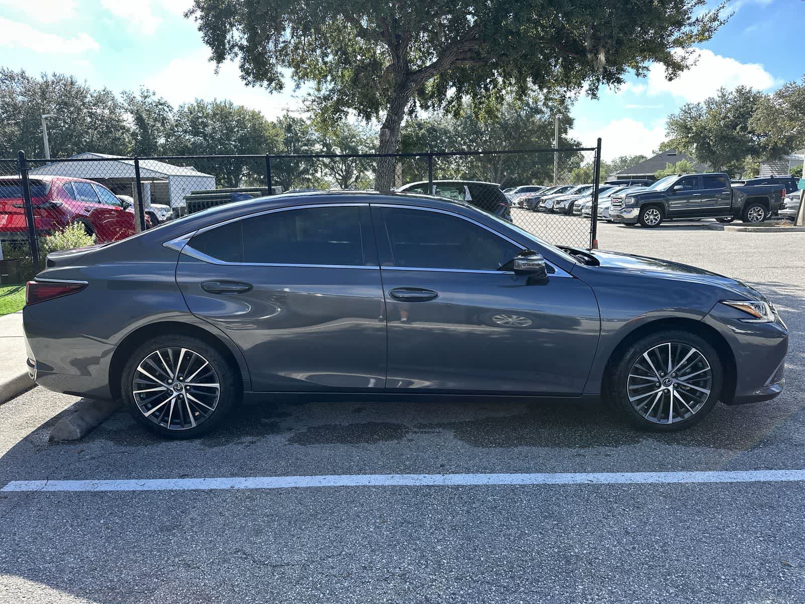 Used 2023 Lexus ES 250 w/ Premium Package AWD/4WD image 10