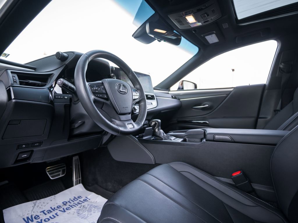 Certified 2022 Lexus ES 300h F Sport w/ Accessory Package 2 image 4