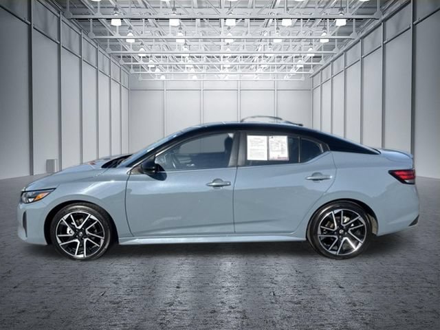Used 2025 Nissan Sentra SR FWD image 2