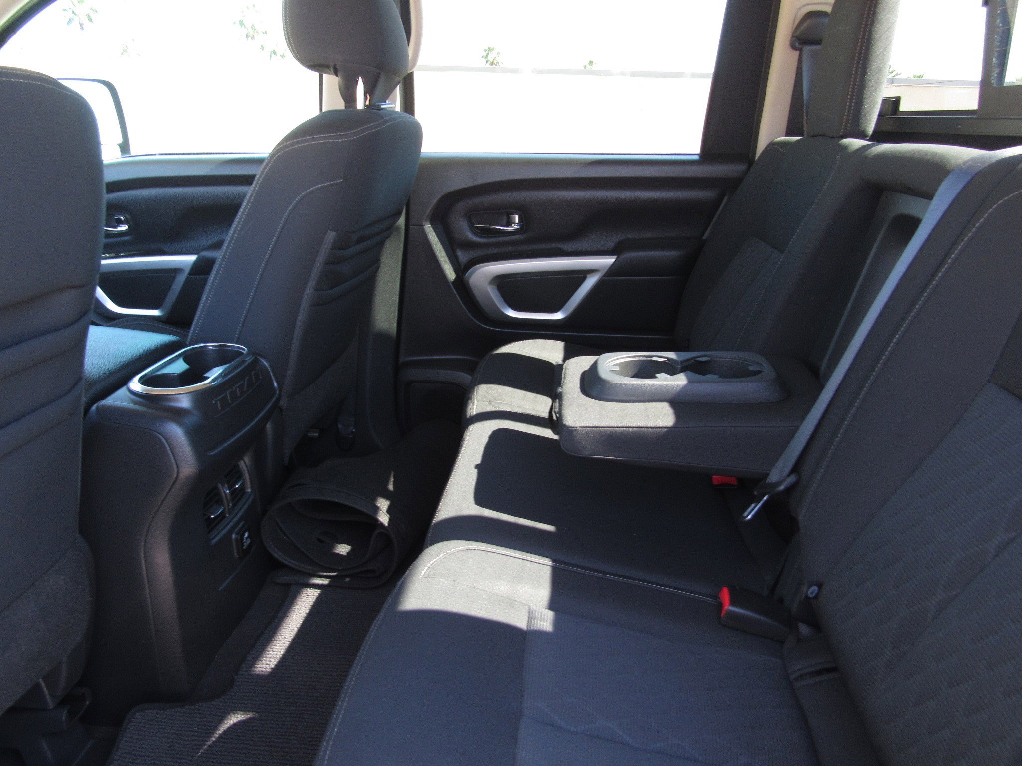 Used 2017 Nissan Titan SV image 13