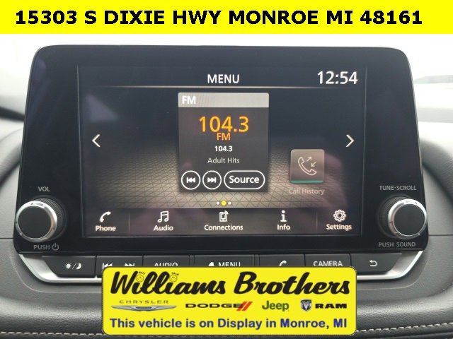 Used 2024 Nissan Rogue S image 15