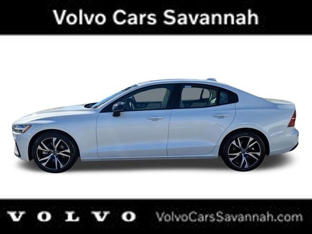 Certified 2025 Volvo S60 B5 Core image 9
