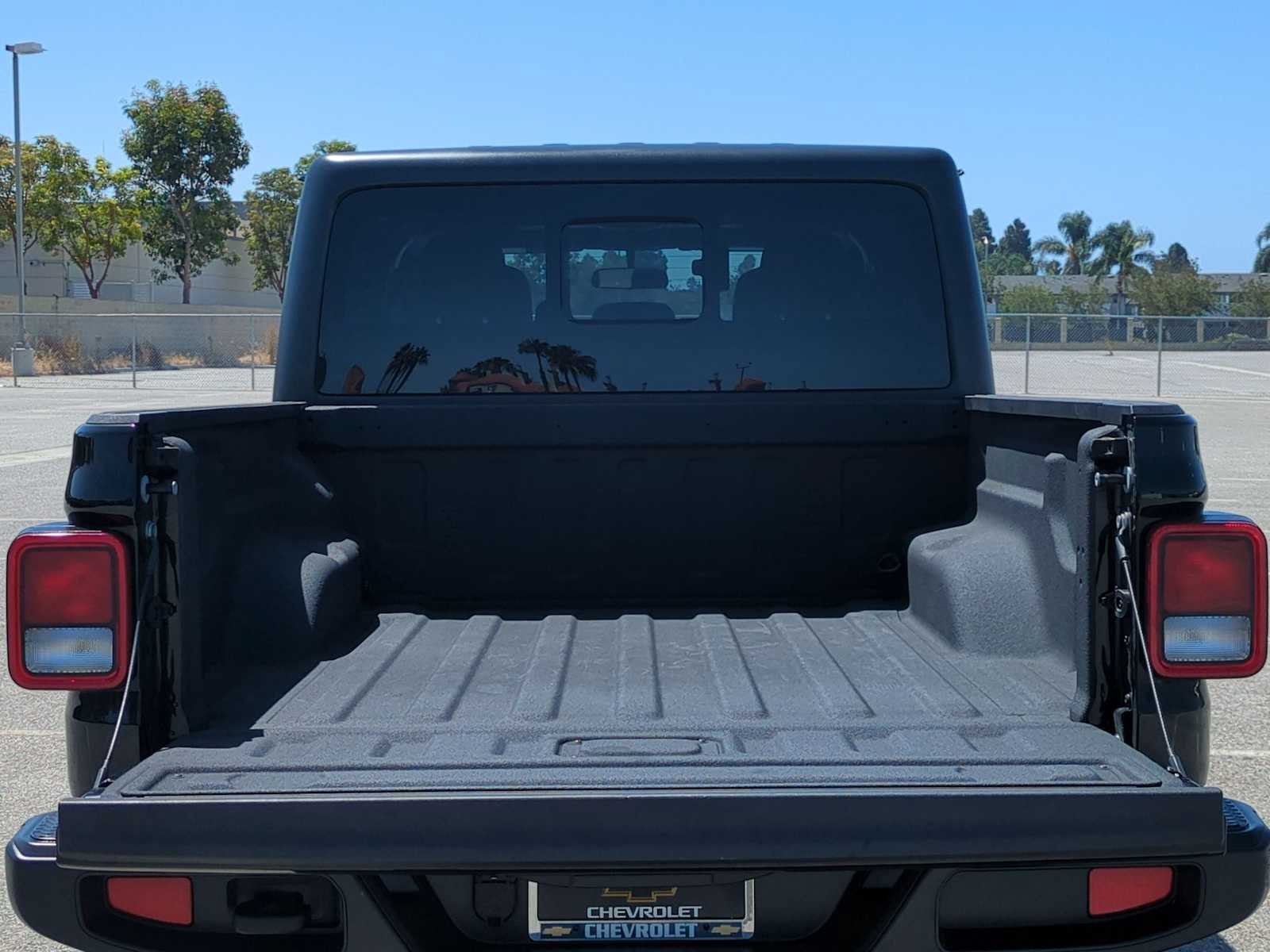 Used 2021 Jeep Gladiator Sport AWD/4WD image 24
