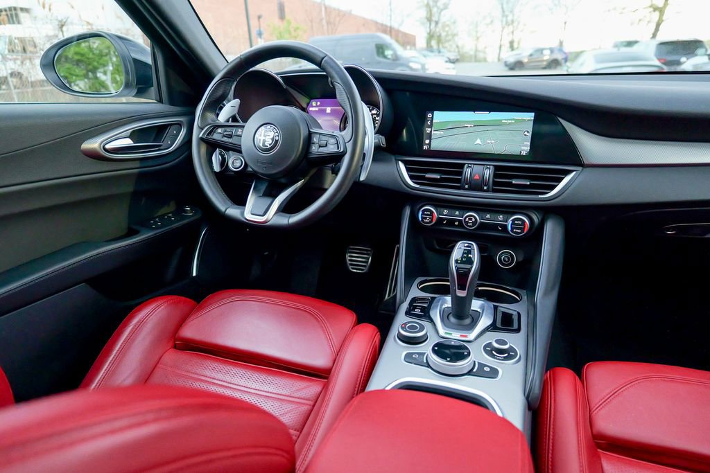 Used 2023 Alfa Romeo Giulia Veloce AWD/4WD image 42