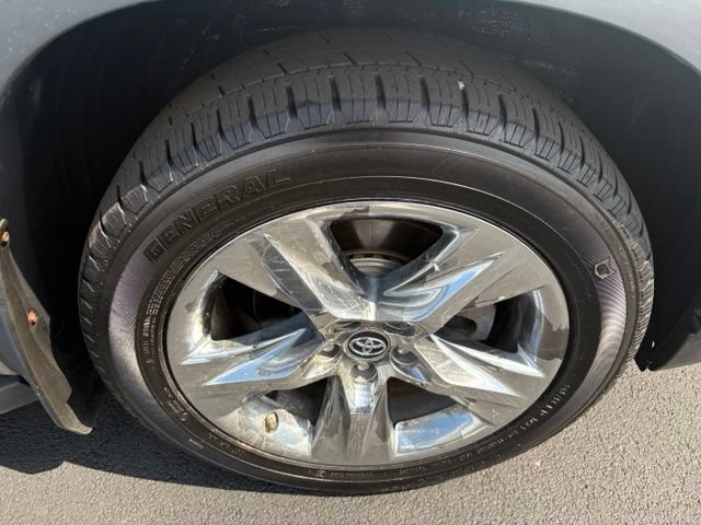 Used 2018 Toyota Highlander Limited AWD/4WD image 23
