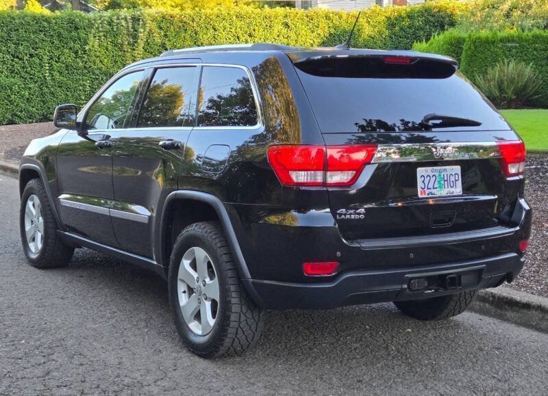 Used 2012 Jeep Grand Cherokee Laredo AWD/4WD image 2