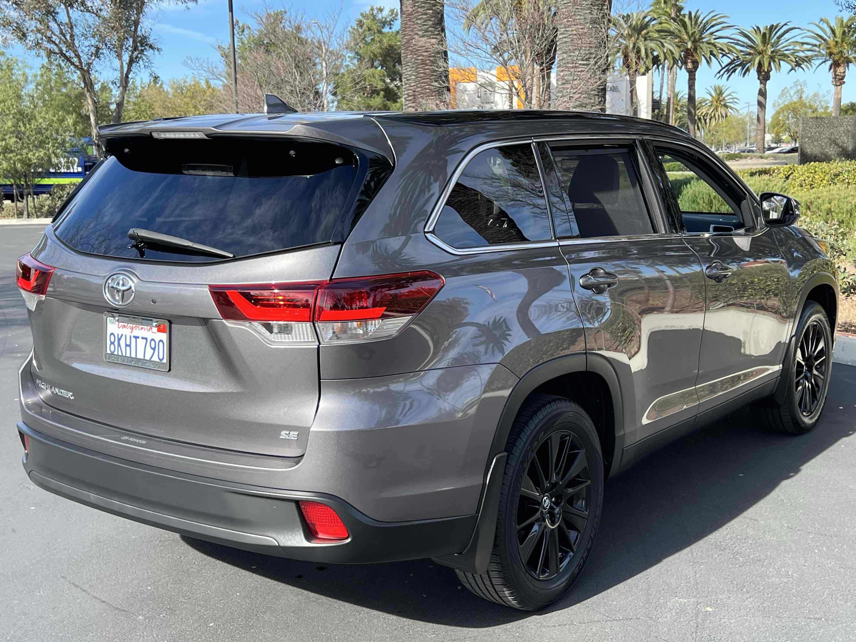 Used 2019 Toyota Highlander XLE image 19